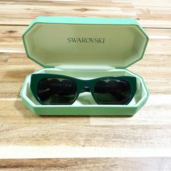 Swarovski Dark Emerald Green Crystal Arm Embellished Rectangular Sunglasses NEW - Picture 5 of 13